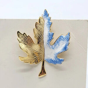 Pcraft Gold Tone Winter To Fall White Blue Enamel Leaf Brooch Vintage NOS